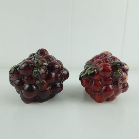 Grape Bunches Ceramic Salt & Pepper Shakers With Stoppers Vintage - Picture 4 of 14